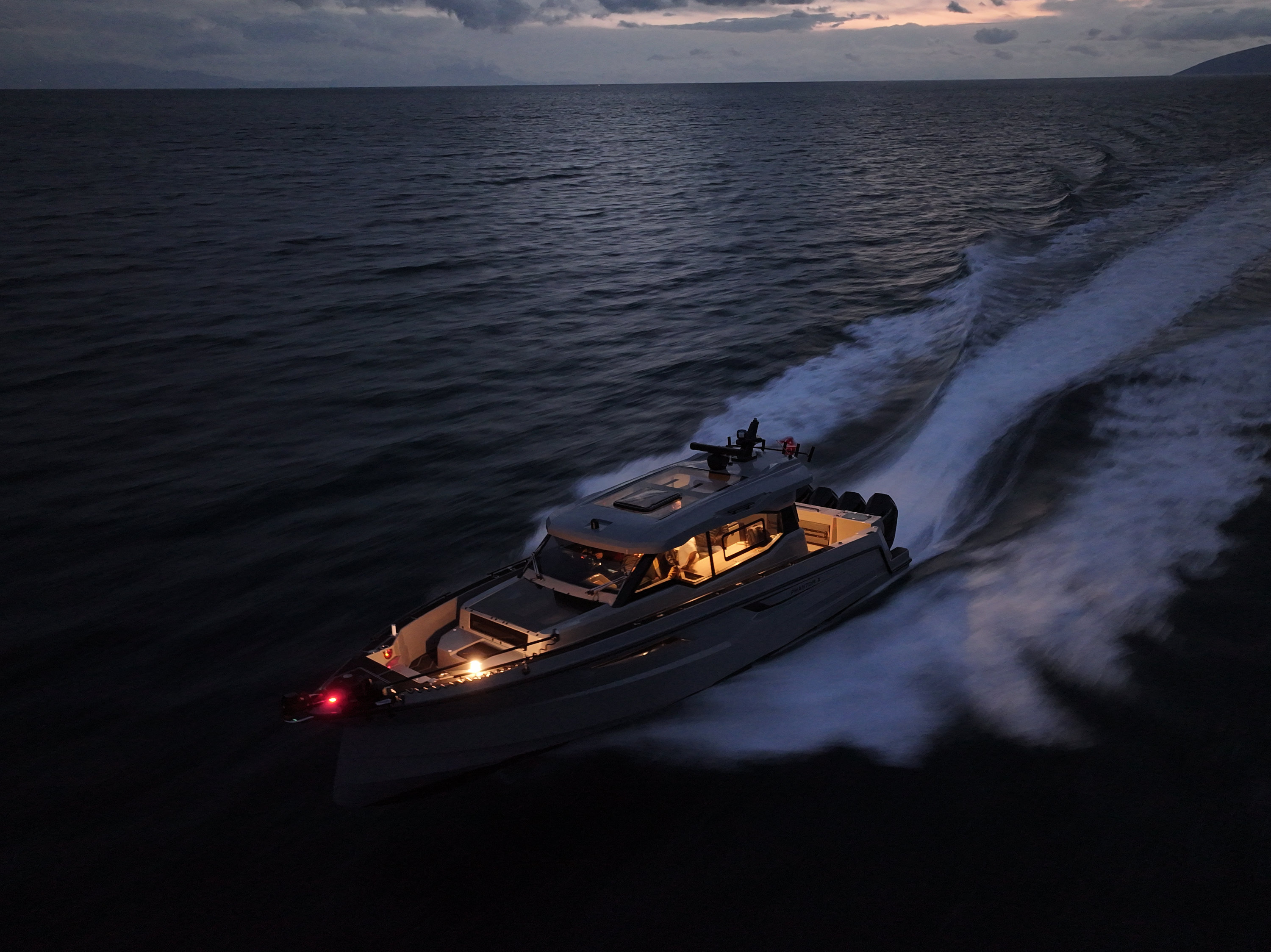 SVT 12 PHANTOM X - Sancakyat